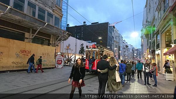 獨立大道(Istiklal Street)逛街捕貨趣