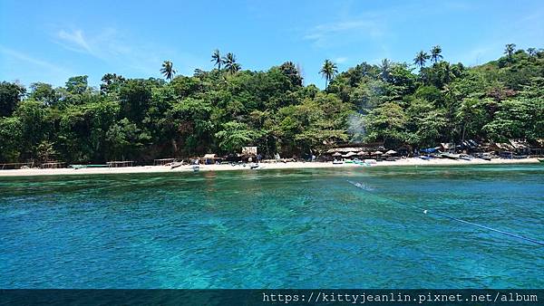 搭水晶號來去水牛島