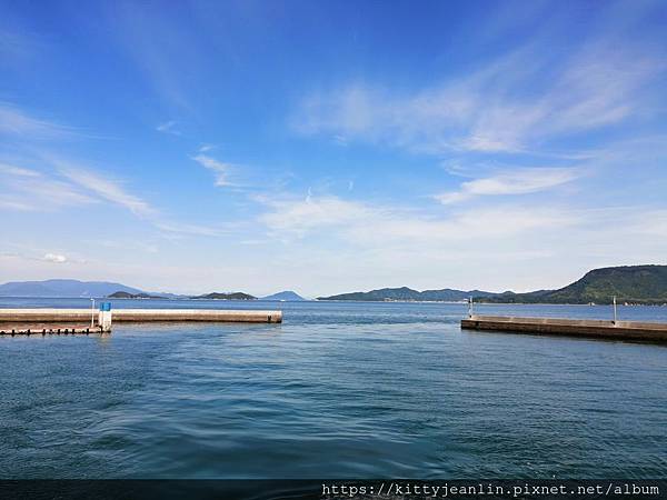 搭雌雄島海運8號線來男木島找喵趣