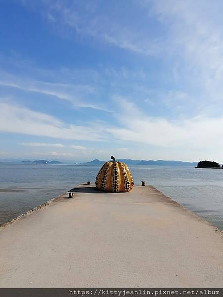 黃南瓜　草間彌生　直島