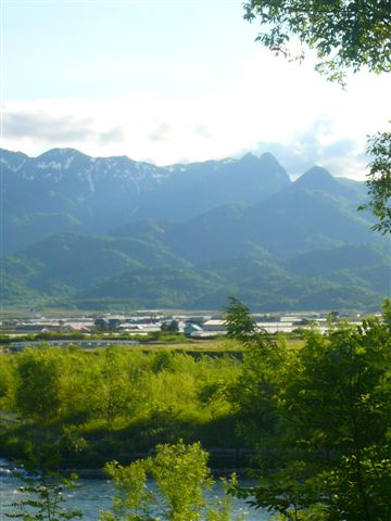 漂亮嗎?~層層的山峰~