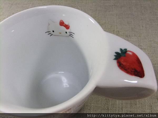 kitty ART展限定商品：陶瓷馬克杯 草莓杯 