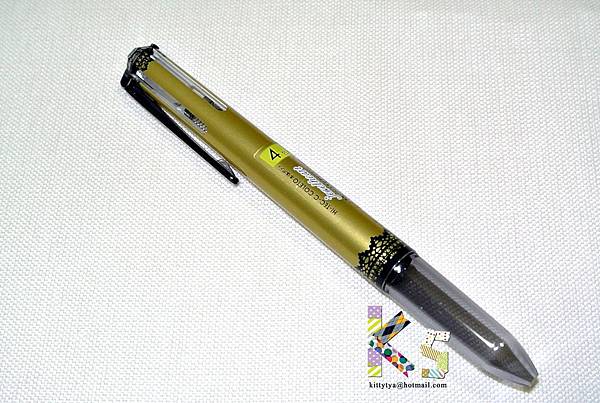 PILOT HI-TEC-C COLETO變芯筆限定四色筆管 寶石心系列 金底蕾絲 $110／支 A