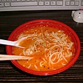 20081116 全家 熱烈一番担担麵 $70 (9).JPG