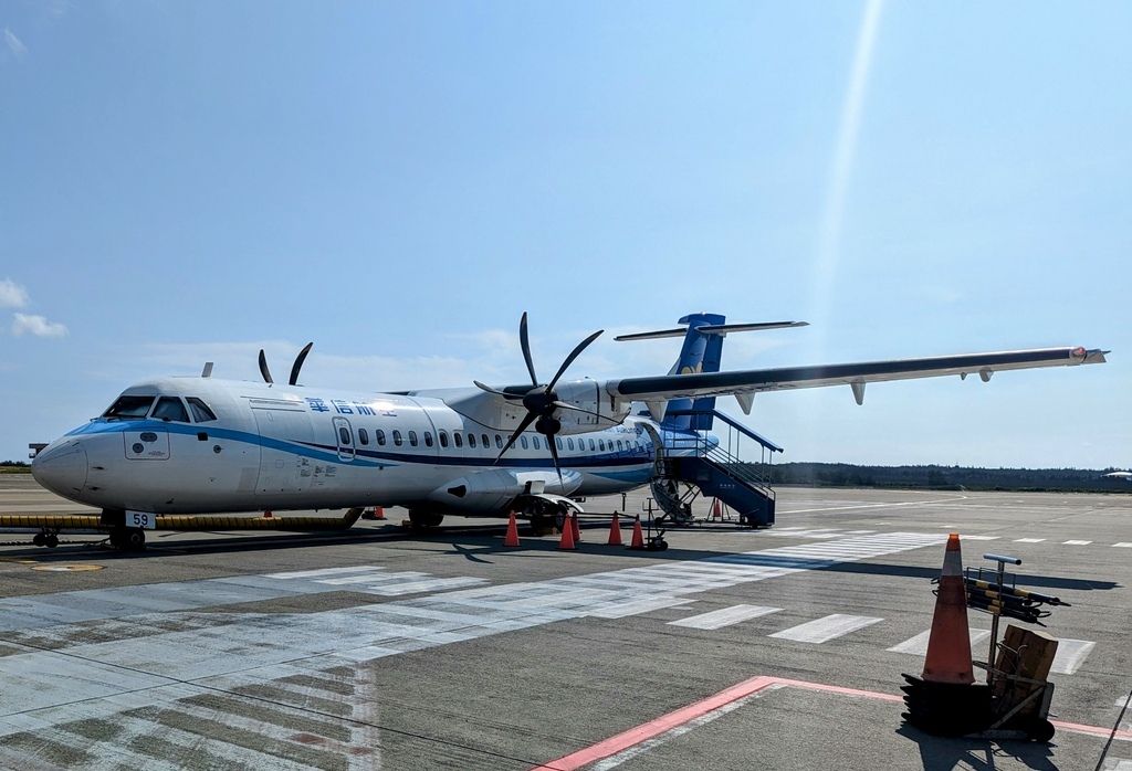 華信航空 ATR72-600 KHH高雄 MZG澎湖 