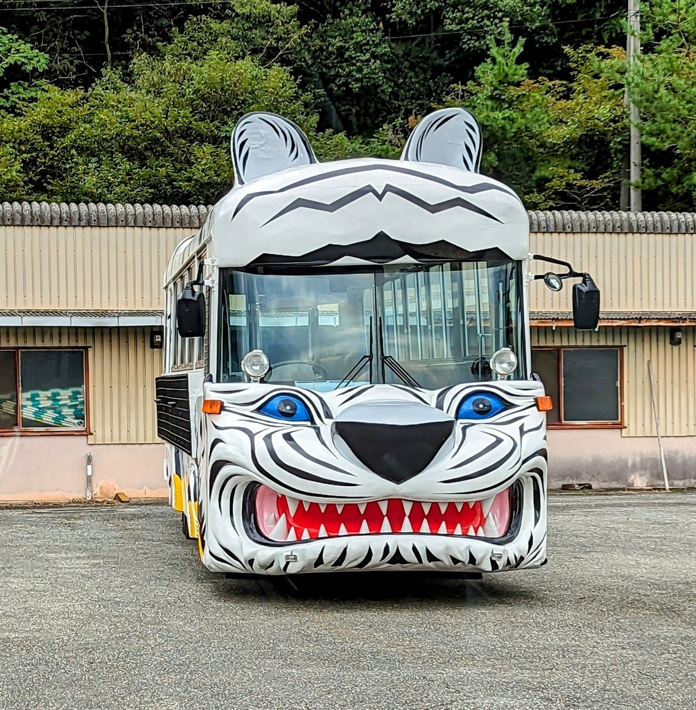 山口 秋吉台自然動物公園Safariland 可近距離餵食猛