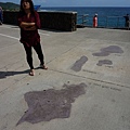 Angila 在解說四大島地理位子
