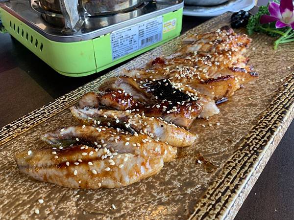 食記 宜蘭第一家自養自售自料理的鰻魚餐廳 高貴不貴新鮮吃的見 大隻阿勇小資生活 痞客邦 食記 宜蘭第一家自養自售自料理的鰻魚餐廳 高貴不貴新鮮吃的見 大隻阿勇小資生活 痞客邦