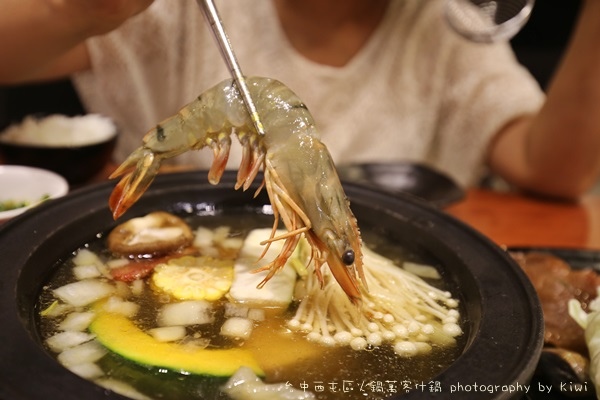 台中西屯區火鍋萬客什鍋深夜美食海鮮鍋牛奶鍋台中火鍋麻油炸蛋4900