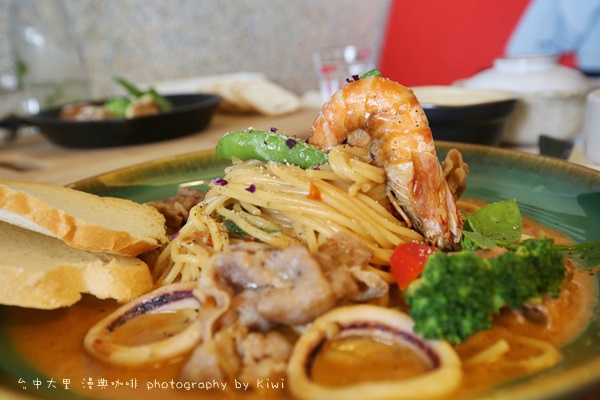 台中大里美食漫典咖啡輕食養生健康海鮮義大利麵.番茄百匯健康煲.漫典起司牛肉丸5035