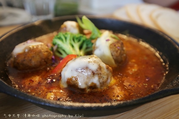 台中大里美食漫典咖啡輕食養生健康海鮮義大利麵.番茄百匯健康煲.漫典起司牛肉丸5045