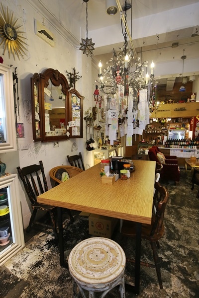彰化永樂街穩定飛行咖啡Cafe骨董店單品咖啡5549 彰化永樂街穩定飛行咖啡Cafe骨董店單品咖啡5549