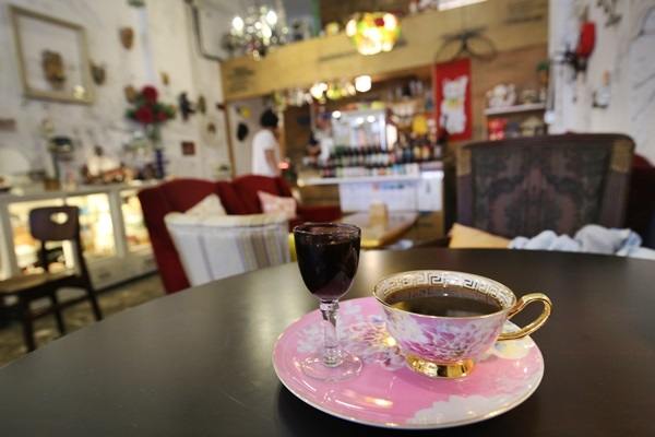 彰化永樂街穩定飛行咖啡Cafe骨董店單品咖啡5559 彰化永樂街穩定飛行咖啡Cafe骨董店單品咖啡5559