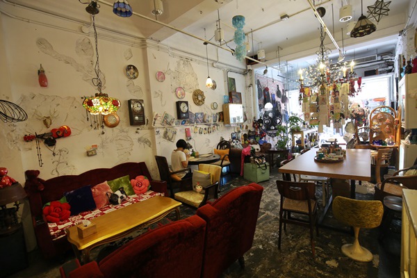 彰化永樂街穩定飛行咖啡Cafe骨董店單品咖啡5533 彰化永樂街穩定飛行咖啡Cafe骨董店單品咖啡5533