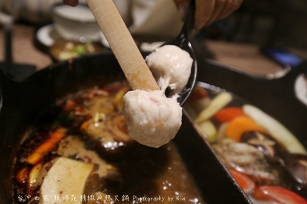台中西區牧沐苑精緻麻辣火鍋BRT茄苳腳鄰近皇家四季酒店高hotel one草悟道市民廣場9209 台中西區牧沐苑精緻麻辣火鍋BRT茄苳腳鄰近皇家四季酒店高hotel one草悟道市民廣場9209