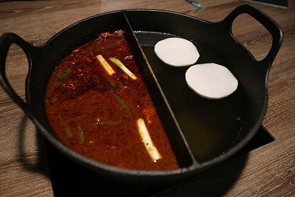 台中西區牧沐苑精緻麻辣火鍋BRT茄苳腳鄰近皇家四季酒店高hotel one草悟道市民廣場9134 台中西區牧沐苑精緻麻辣火鍋BRT茄苳腳鄰近皇家四季酒店高hotel one草悟道市民廣場9134