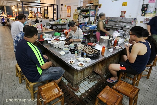 台南鹽水張瑞芳豬頭飯鹽水公有零售市場內2566 台南鹽水張瑞芳豬頭飯鹽水公有零售市場內2566