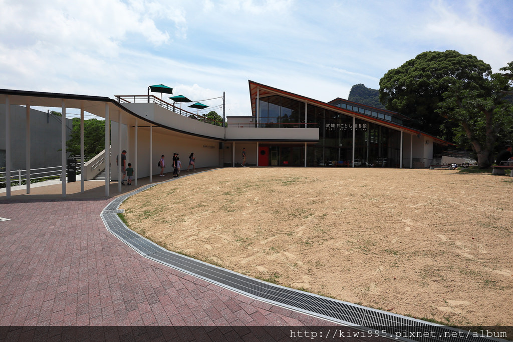 武雄市立圖書館