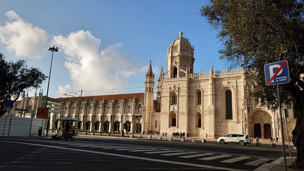LINE_ALBUM_葡萄牙 貝倫塔 發現者紀念碑 熱羅尼莫斯修道院_230217_0.jpg