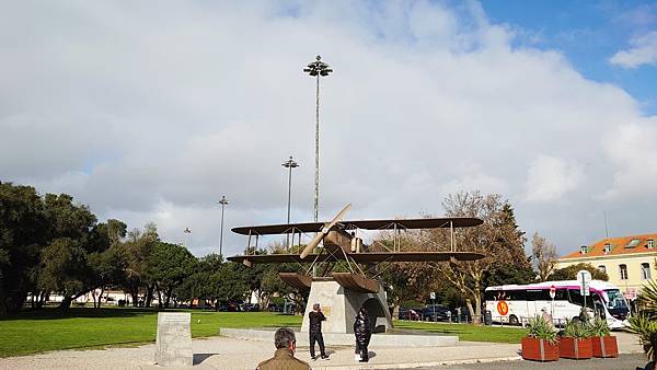 LINE_ALBUM_葡萄牙 貝倫塔 發現者紀念碑 熱羅尼莫斯修道院_230217_15.jpg