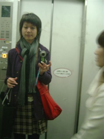 車站電梯的鏡鏡