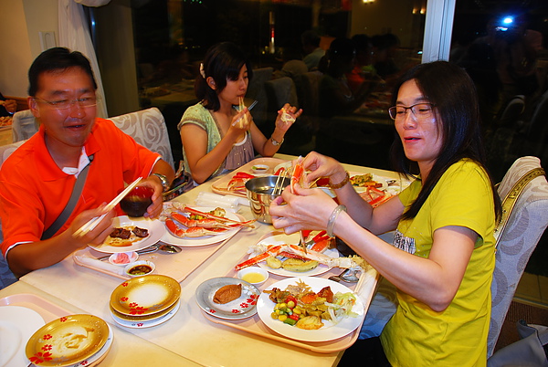 2010-08-22 18-36-56 女生卡幼秀也能抽出整隻肉腳.JPG