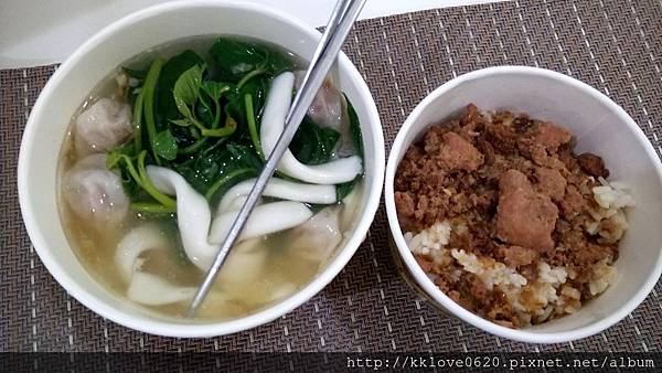 養生紅麴餛飩麵之肉燥飯加粄條.JPG