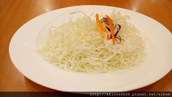 「日式洋食TORICO」高麗菜絲.jpg
