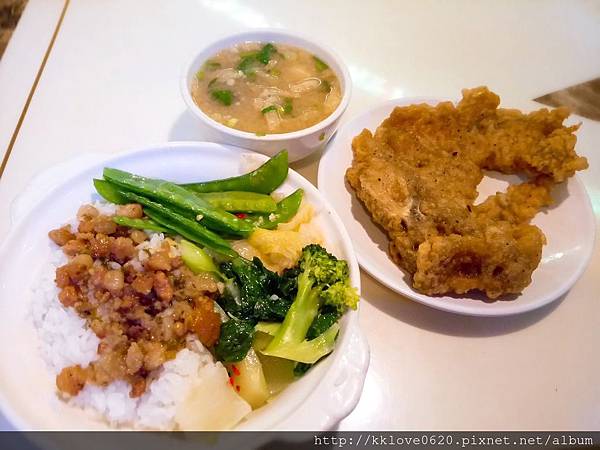 「東一排骨」排骨飯.jpg