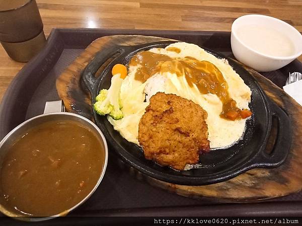 「moni」鐵板漢堡咖哩飯01.jpg