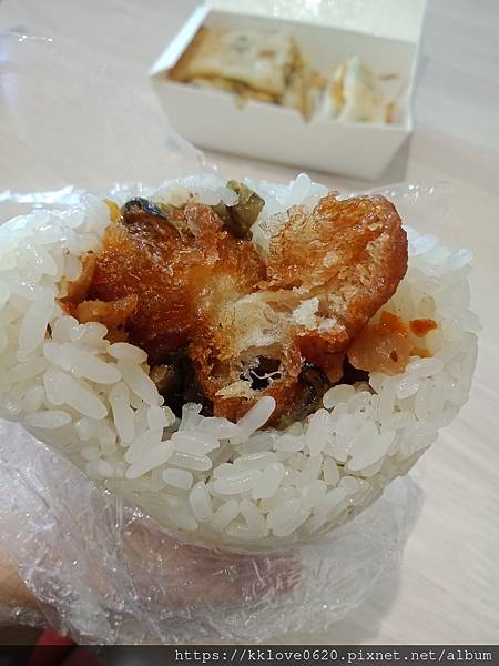 「蛋蛋早餐店」辣味飯糰02.jpg