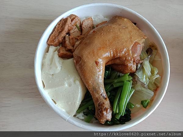 「大亨傳統美食」滷雞腿便當.jpg