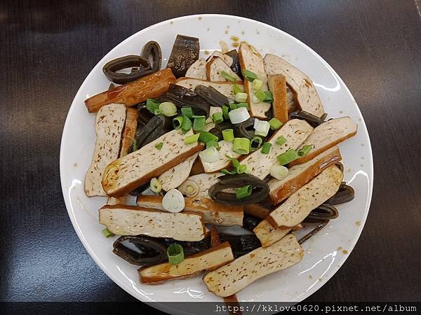 「大坑米粉湯」豆干和海帶.jpg