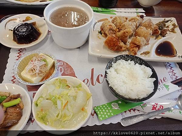 「三本茶藝館」雞腿捲飯.jpg