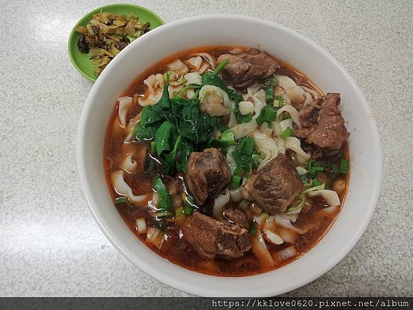 「明山牛肉麵」牛肉麵.jpg