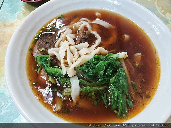 「北方蒸餃麵食館」牛肉麵01.jpg