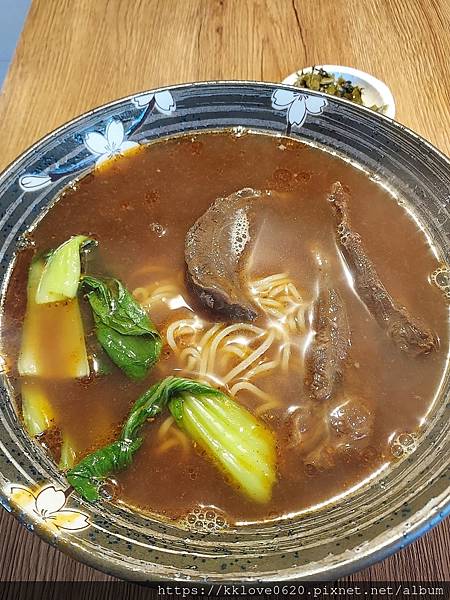 「功夫厚切牛肉麵」厚切牛肉麵01.jpg