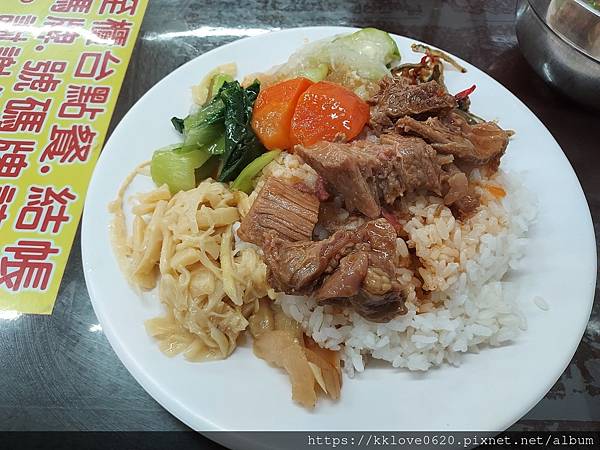 「祿港麵食館」牛腩飯01.jpg