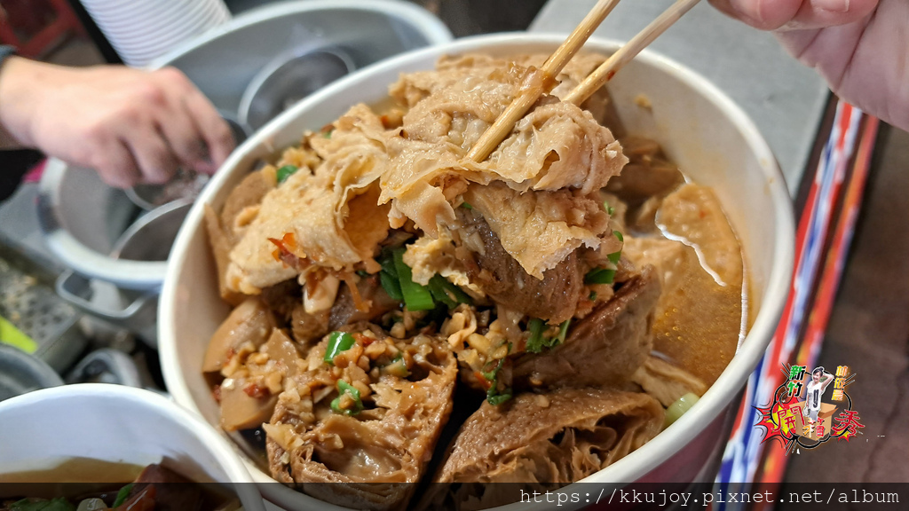 灶腳古早味蒜香烏龍豆干|竹北夜市推薦美食|蒜香米血烏龍豆干|