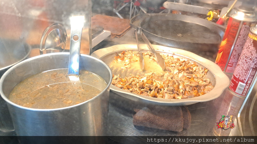 夜市美食|久成金炙燒烤鴨飯|烤鴨潛艇堡|優質米飯、兩種時令時