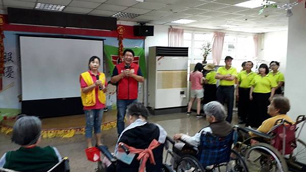1070708(日) 救國團基隆市中山區團委會至市立醫院關懷長者活動 (1).JPG