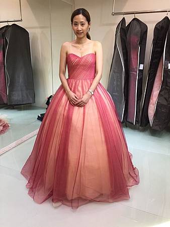 [推薦]禮服出租推薦-手工禮服