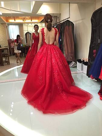 [推薦]禮服出租推薦-手工禮服