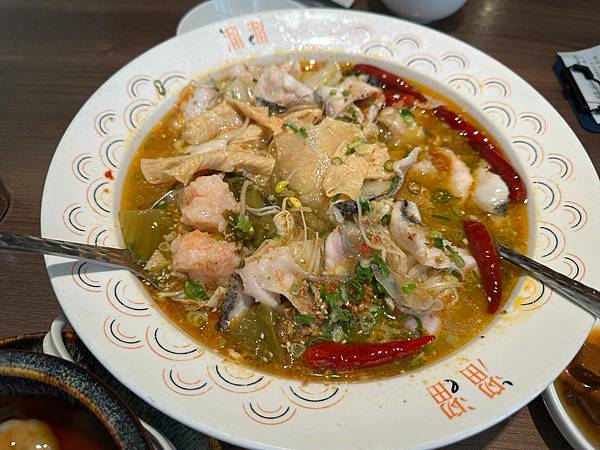 (巨蛋商圈)勁酸爽口~溜溜酸菜魚