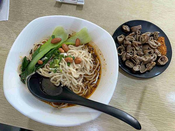 (楠梓區) 等魚砂鍋｜智勝所｜重慶渝小麵｜鶴味道｜正興麻辣泡