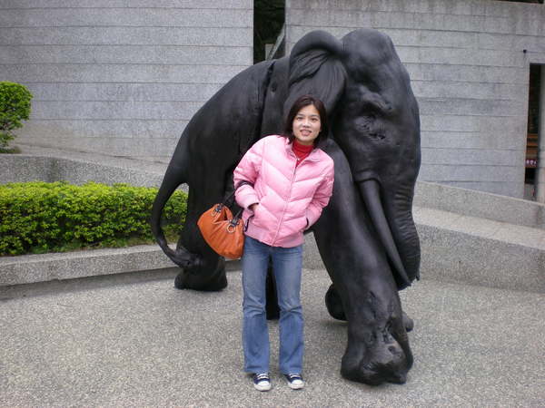 三義木雕博物館前的大象