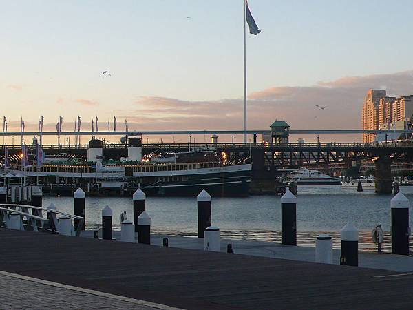 darling harbour.JPG