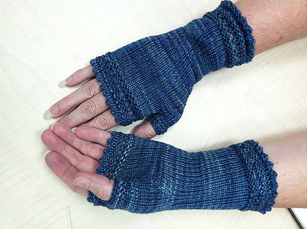 aarroyo_Susie Roger’s Reading Mitts (半絞).jpg