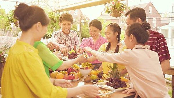 人类享受造物主所赐给的丰富食物