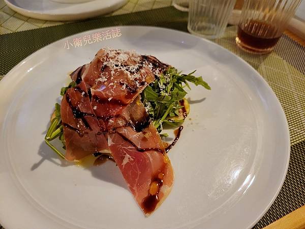 花蓮市美食．肉肉餐桌．花蓮必吃原塊牛肉！花蓮牛排館｜花蓮排餐｜花蓮約會餐廳｜花蓮東大門夜市美食